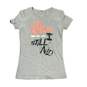 EUC Nike Women’s Short Sleeve Graphic Tee in Gray